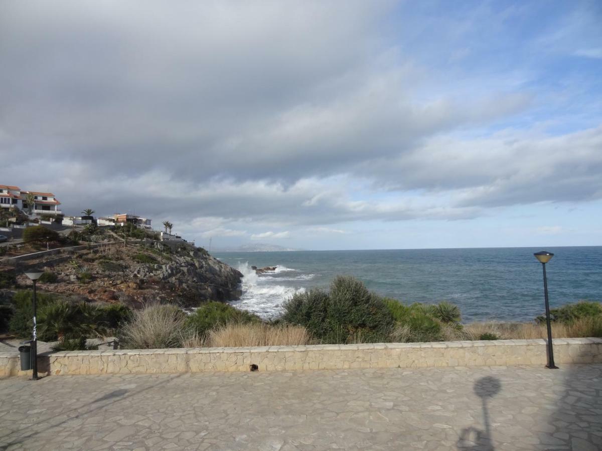 דירות אורופסה דל מר Apartamento Oroblanc Playa La Concha מראה חיצוני תמונה